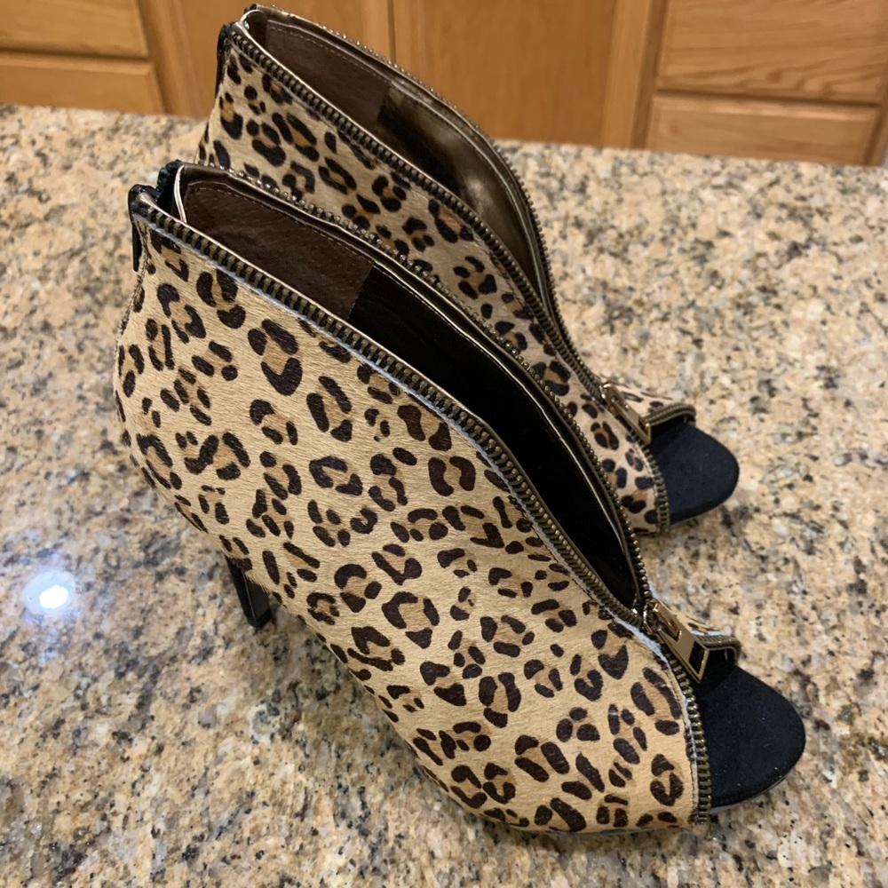 Carlos Santana Veruca Leopard Stiletto Bootie High
Heels Size 8